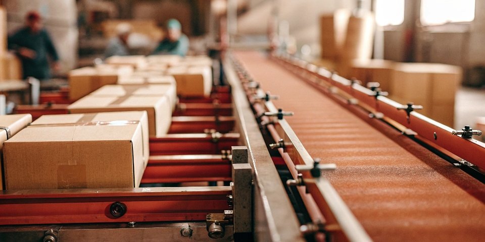 Industrial Applications of Load Cells An automated factory conveyor belt system using load cells to weigh packages.