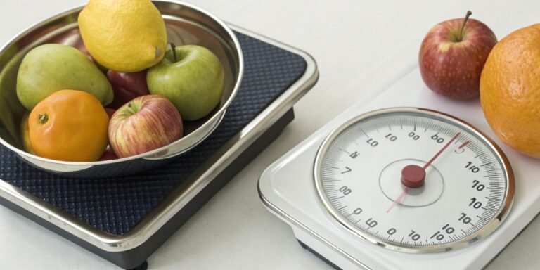 Which weighing machine is best, digital or analog?