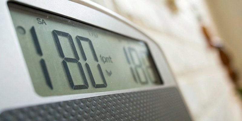 Scale Display Drifting Numbers Close-up of a scale's digital display showing drifting numbers