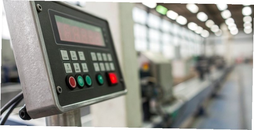 Scale Error Warning Signs A close-up of an industrial scale display showing an error code