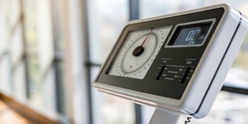 Scale Software Showing Unseen Benefits A close-up of a scale's diagnostic alert on its screen