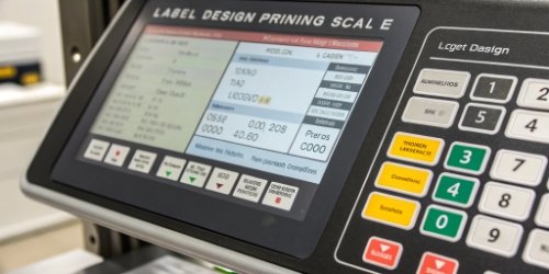 Features of a Label Printing Scale A close-up of the user interface of a label printing scale, showing label design options.