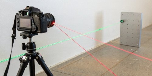 Diagram of Laser Reflection vs. Camera Image Capture A simple diagram showing a laser beam reflecting versus a camera capturing a full image